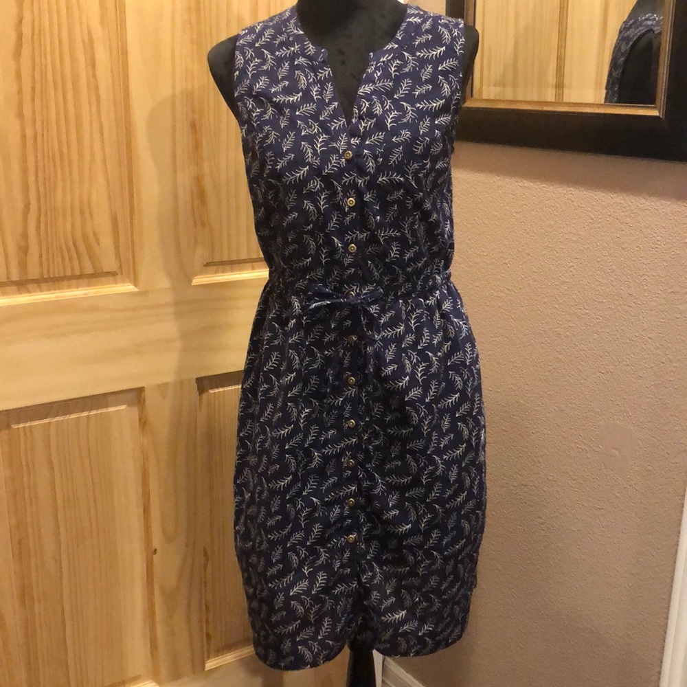 Old Navy women’s sleeveless blue button up dress (size small) *preowned*